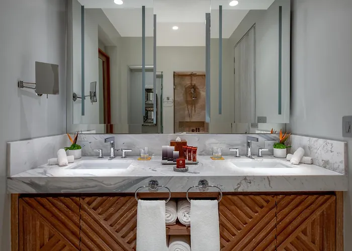 Conrad Punta De Mita